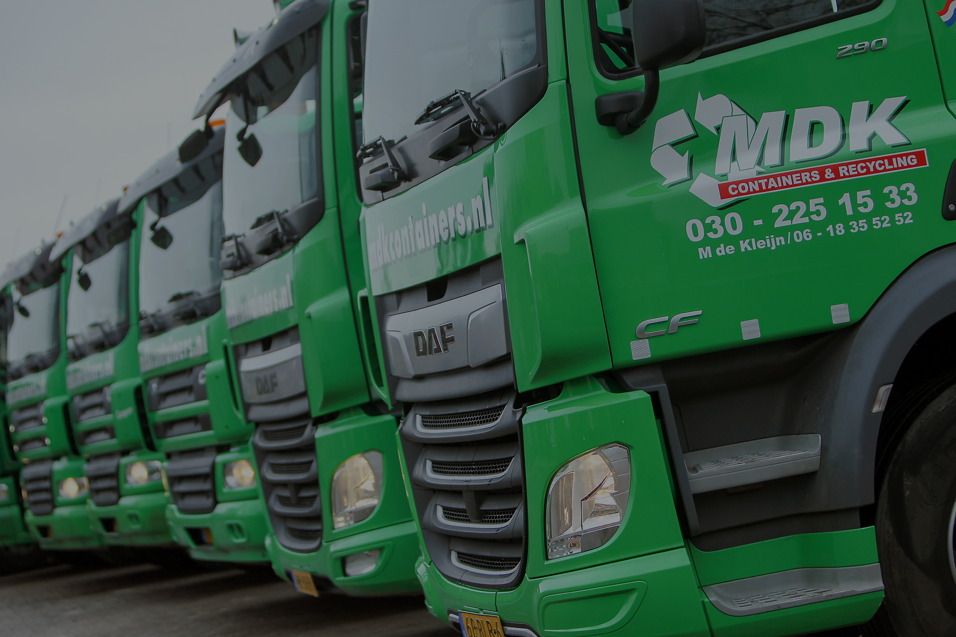 C01_4496 De vrachtwagens van MDK Containers